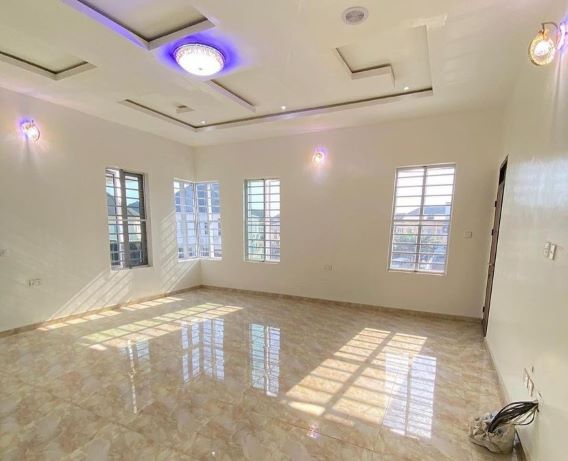 5bedroom detached duplex for sale.