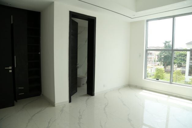 Luxury 5bedroom detached duplex with bq