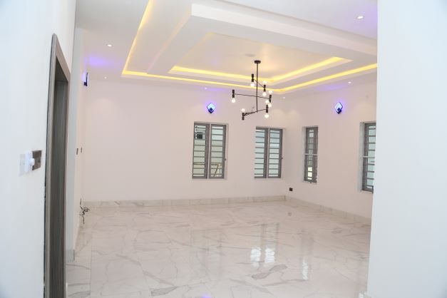 Spacious 4 Bedroom Detached Duplex with BQ