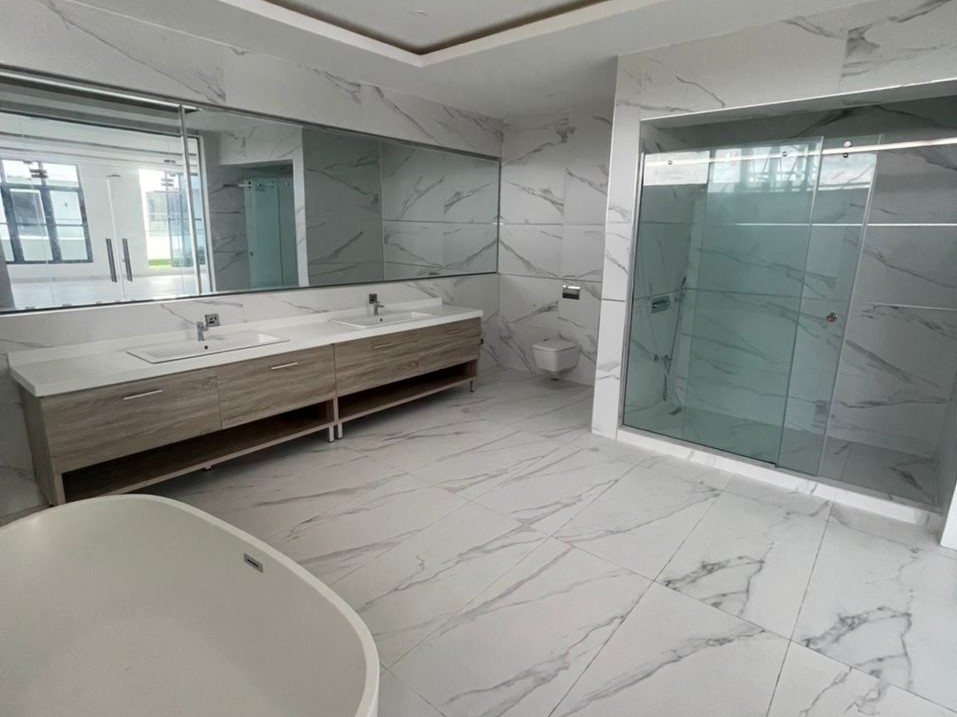 Luxury 4bedroom detached duplex with bq