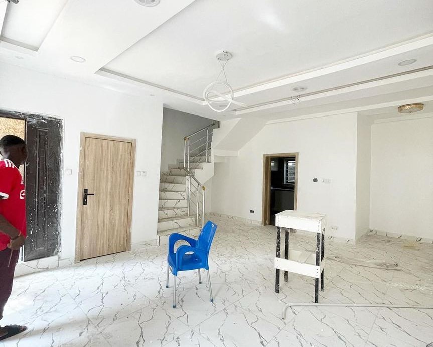 Spacious 4 Bedroom Terrace Duplex with BQ