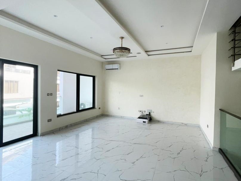 4bedroom Terrace duplex.