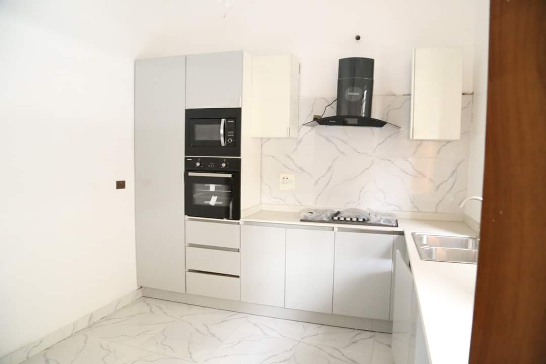 4 bedroom semi detached duplex with BQ