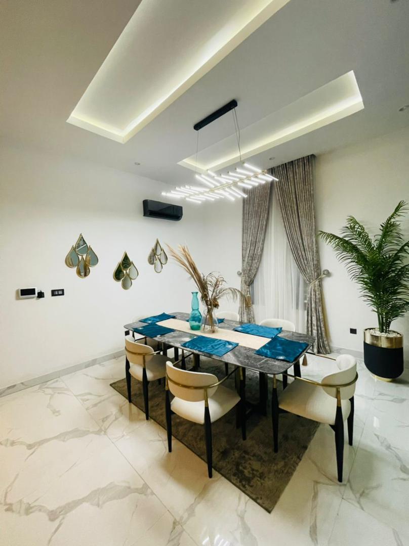 5 bedroom detached duplex with BQ