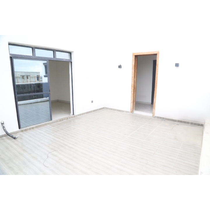 4 bedroom semi detached duplex with BQ