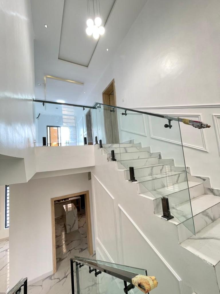 5 bedroom detached duplex with BQ