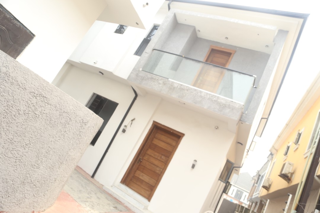 4 bedroom semi detached duplex with BQ