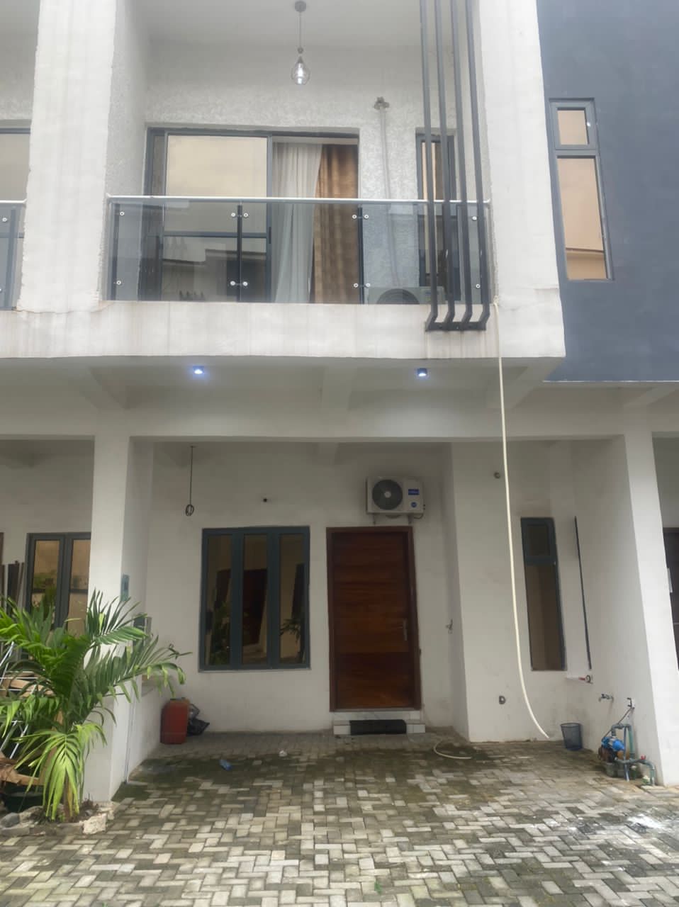 DISTRESS FULLY FURNISHED 3BEDROOM TERRACE DETACHED DUPLEX FOR SALE