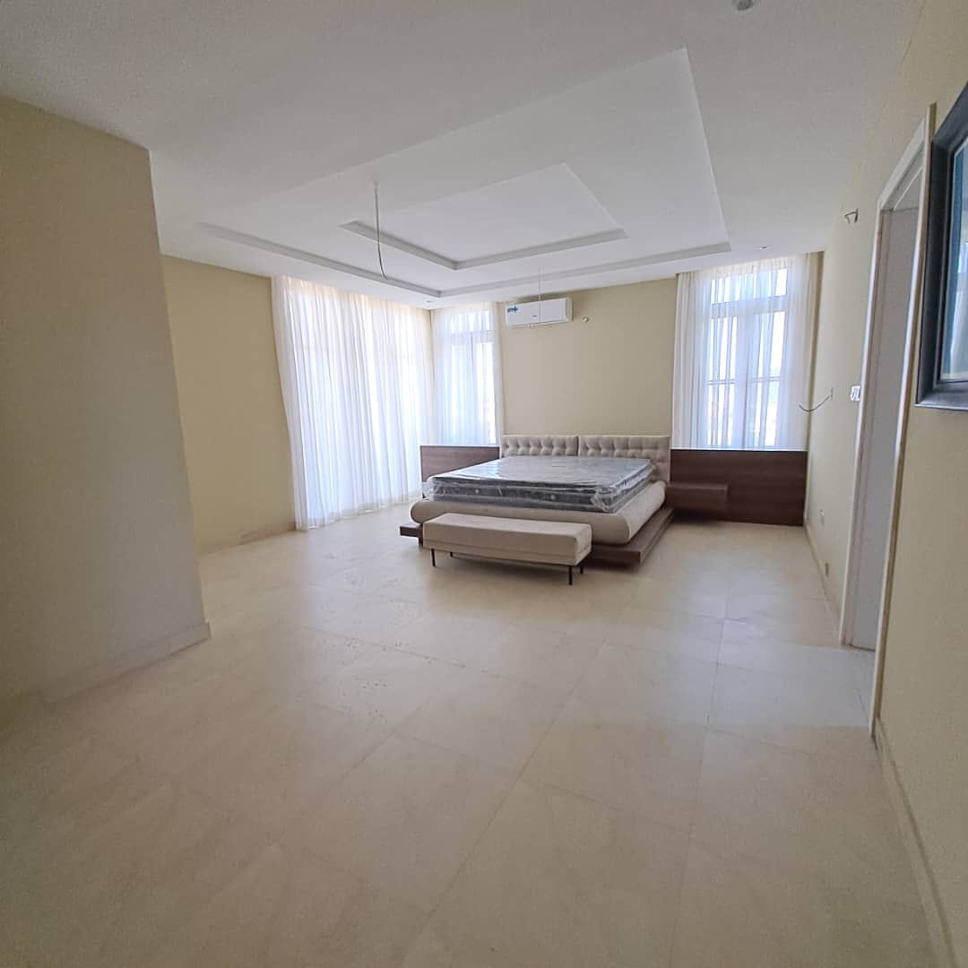 *LUXURY 3 BEDROOM FLAT WITH A POOL & BQ*????
